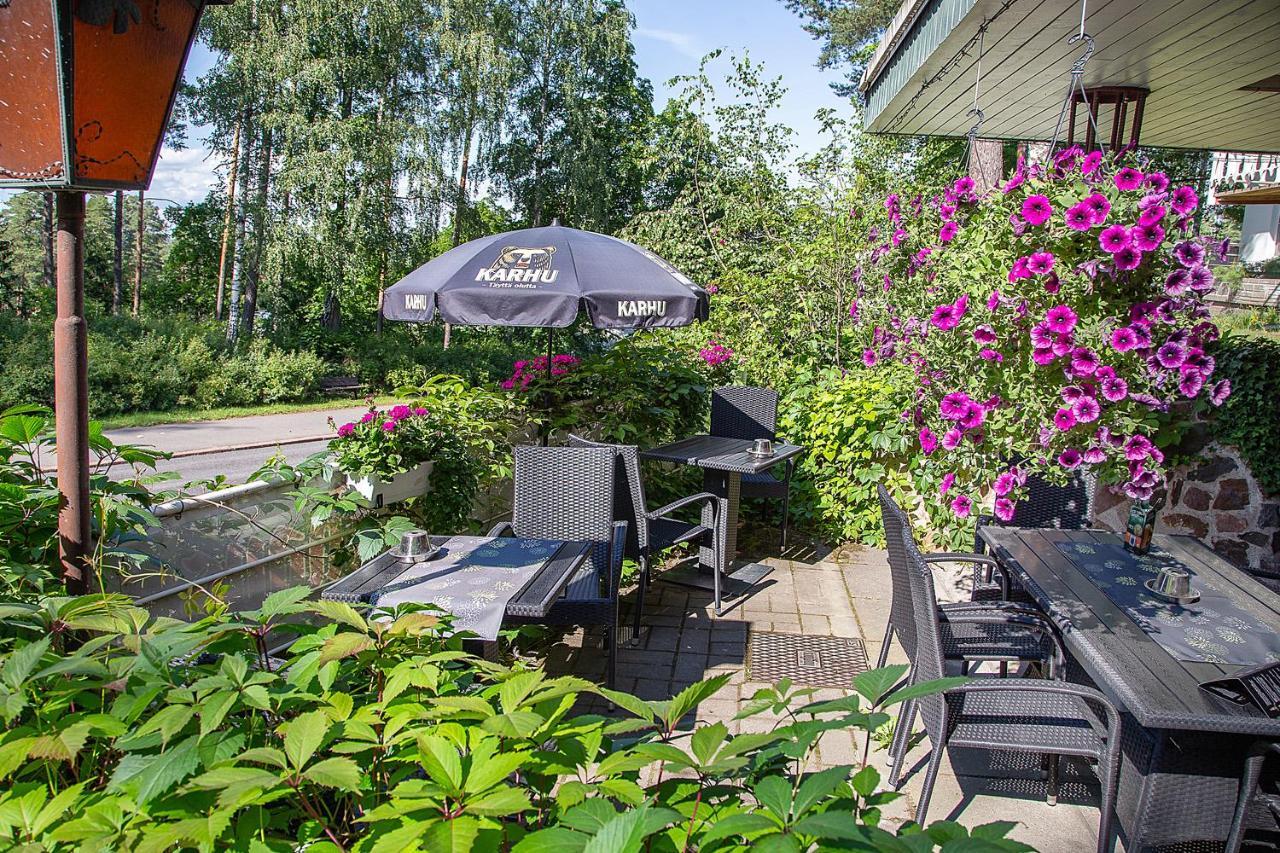 Hotelli-Ravintola Gasthaus Lohja Exterior photo