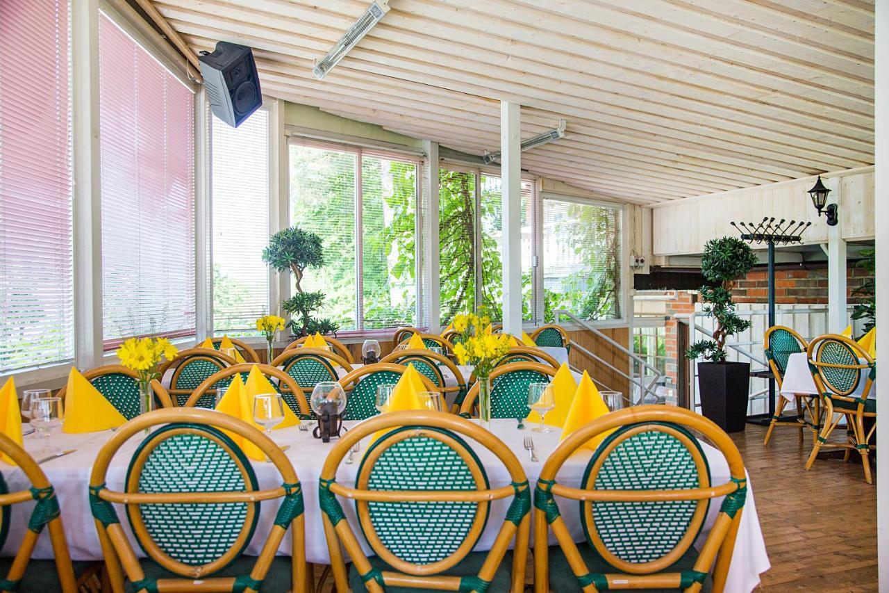 Hotelli-Ravintola Gasthaus Lohja Exterior photo